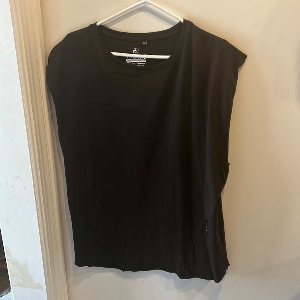 XL Alphalete cut off tank